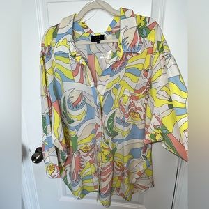 New Vici size medium shirt rubs like M/L smoke free home